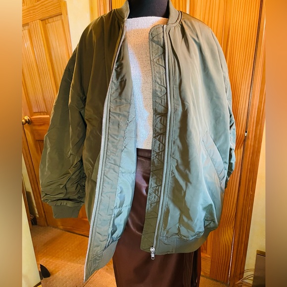 H&M Padded Bomber Jacket - Picture 2 of 7